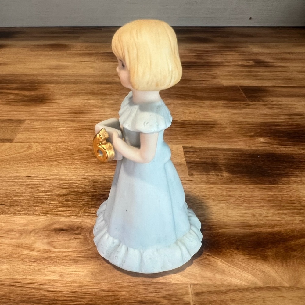 Growing Up Girls Blonde Age 6 Figurine - Picture 2 of 5